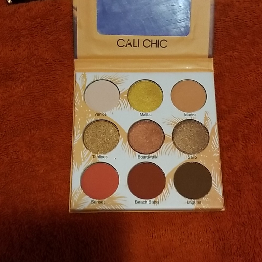 Assorted Makeup - Picture 8 of 14